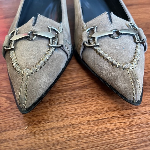 Stuart Weitzman Mushroom Suede Pointed Toe Low Heel Pumps Women’s 8.5 Vintage - Picture 3 of 7